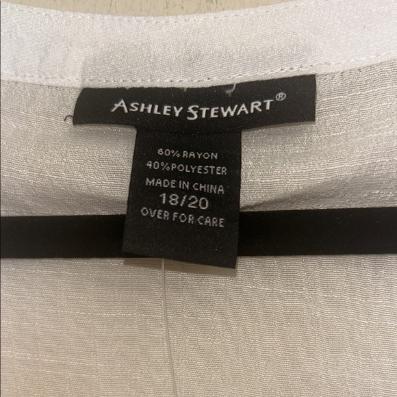 16. NWT Ashley Stewart White Lace Trim Blouse size 18/20 - Picture 2 of 8